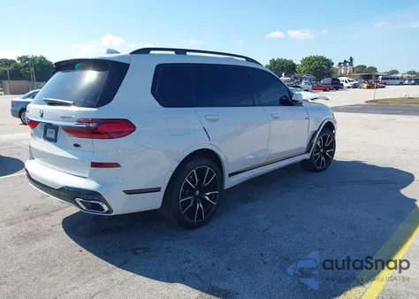 2022 BMW X7 xDrive40I z USA, uszkodzony, nr VIN 5UXCW2C05N9J47631